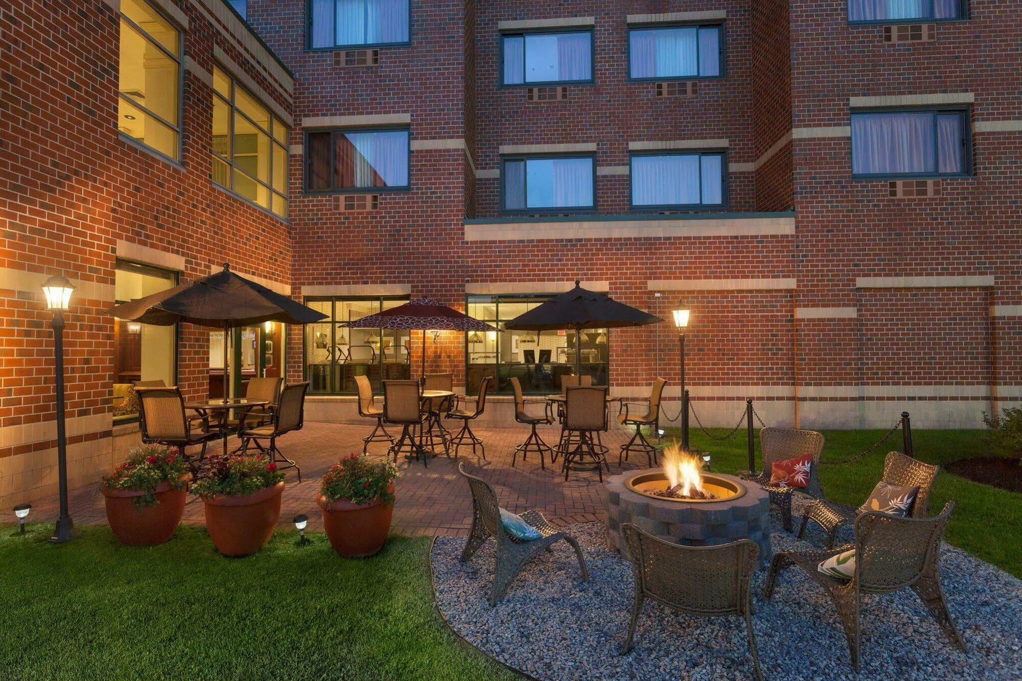 Hotel Embassy By Hilton Maine Portland