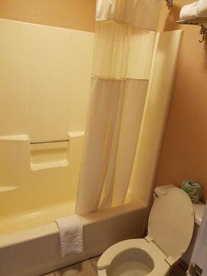 Hotel At
