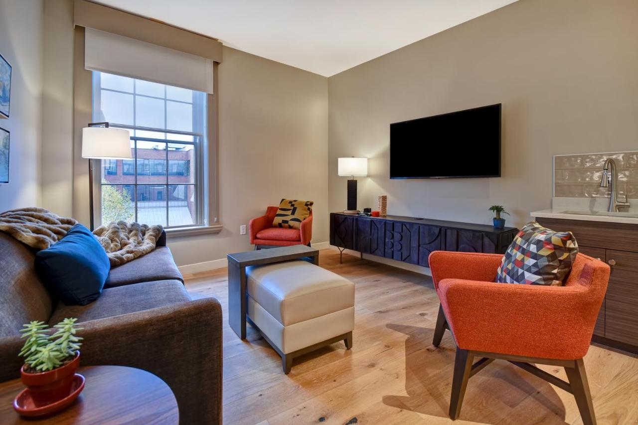 The Docent's Collection Aparthotel 3*