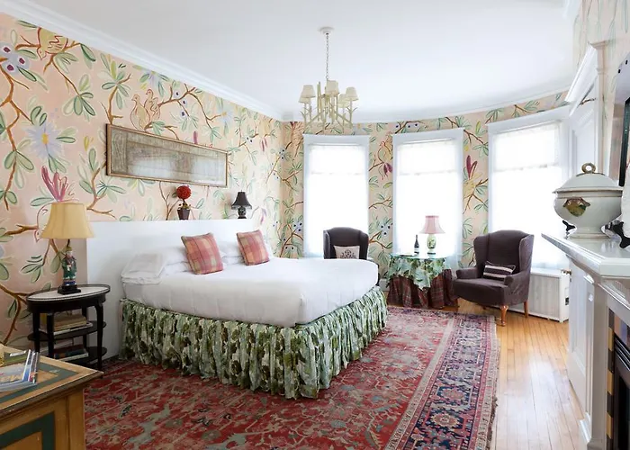 Pomegranate Inn