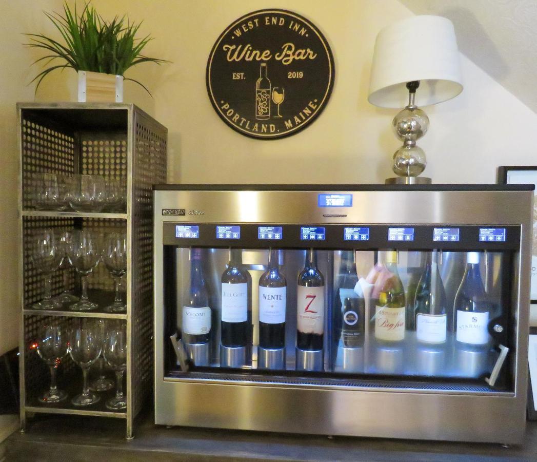 Bed & Breakfast West End 3*