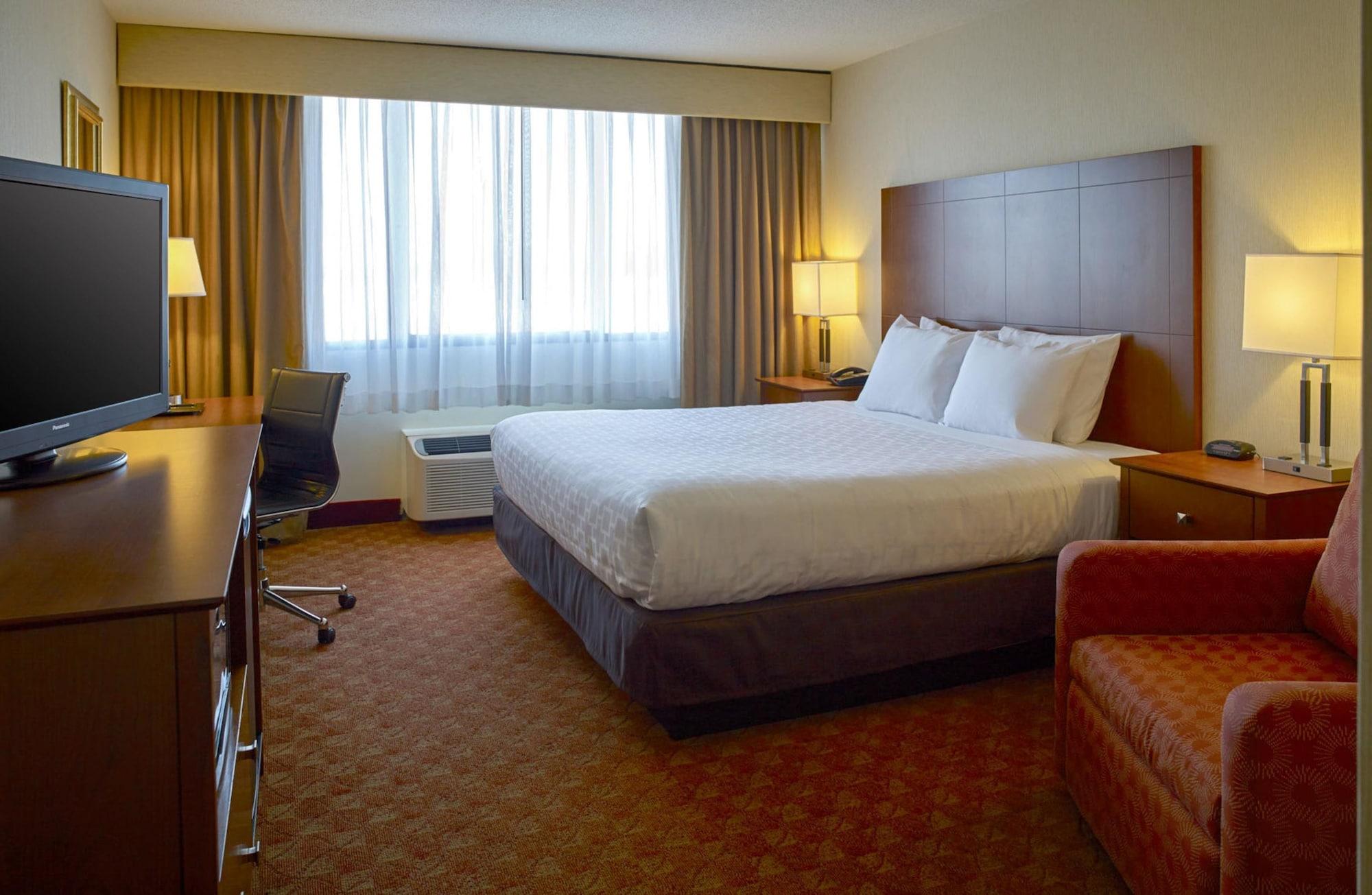 Clarion Airport Hotel 3*