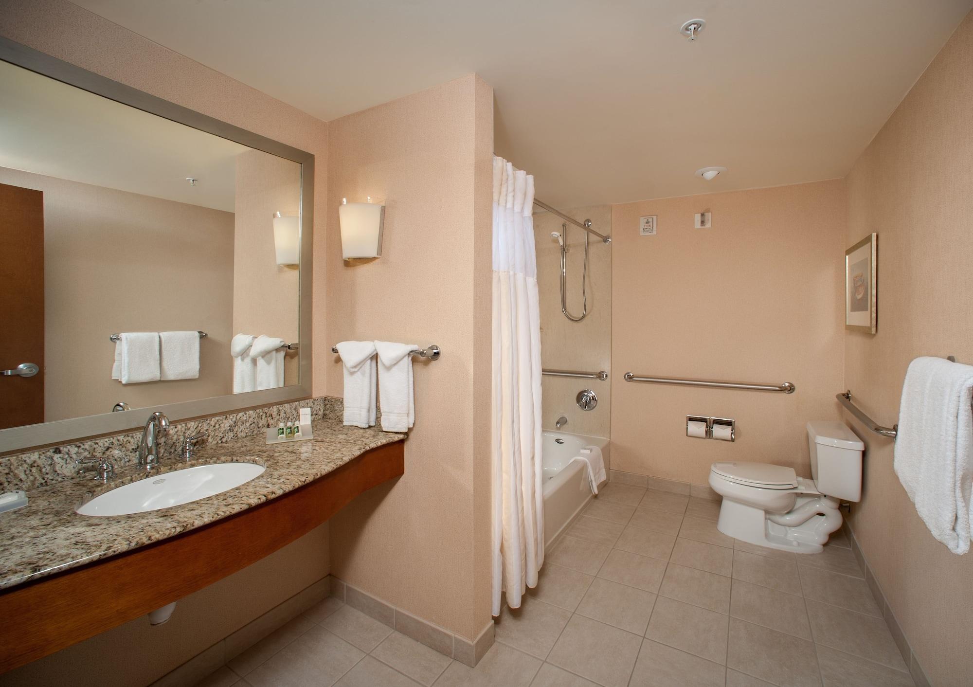 Hotel Hilton Garden Downtown Waterfront 3*