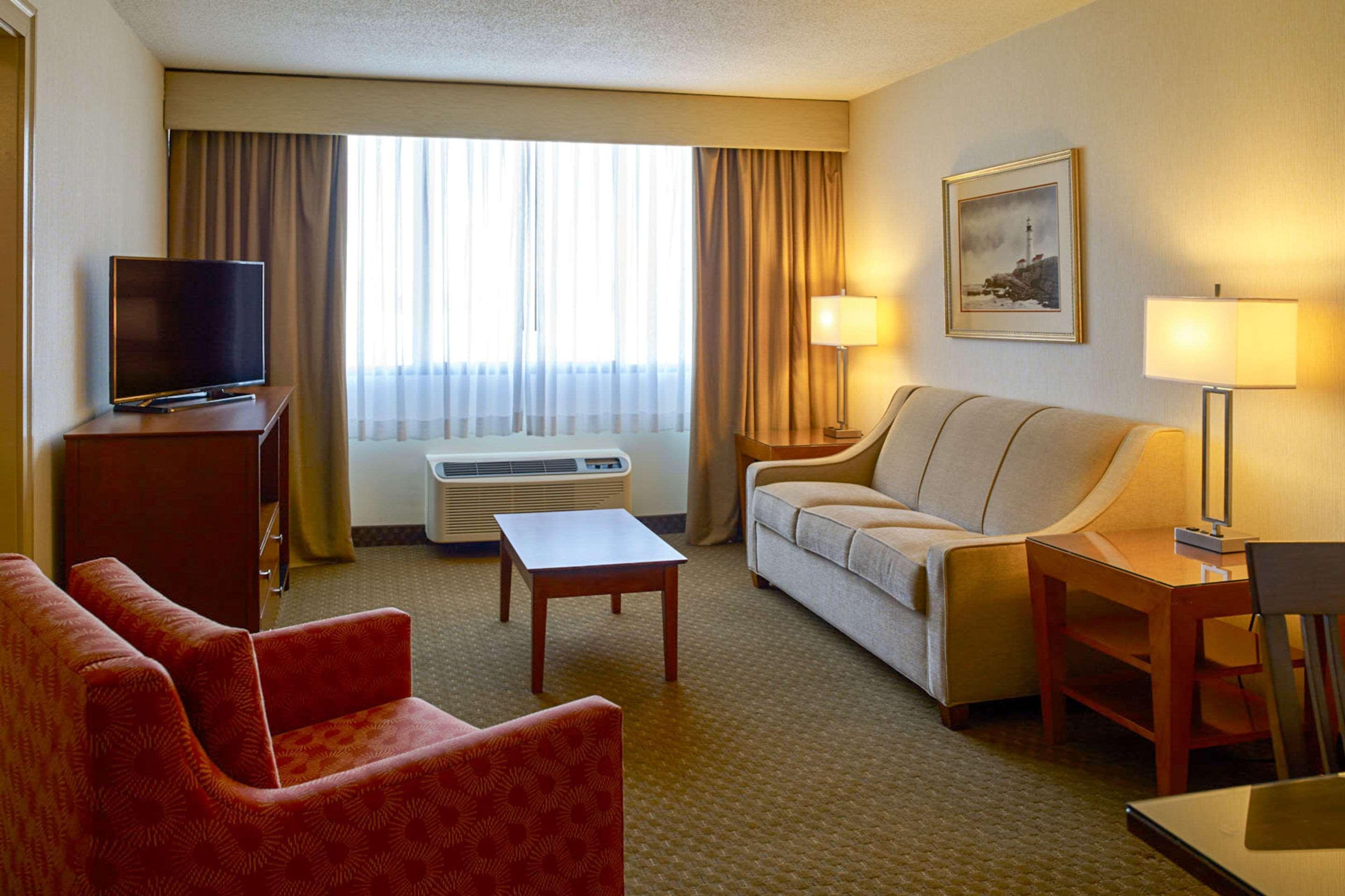 Clarion Airport Hotel