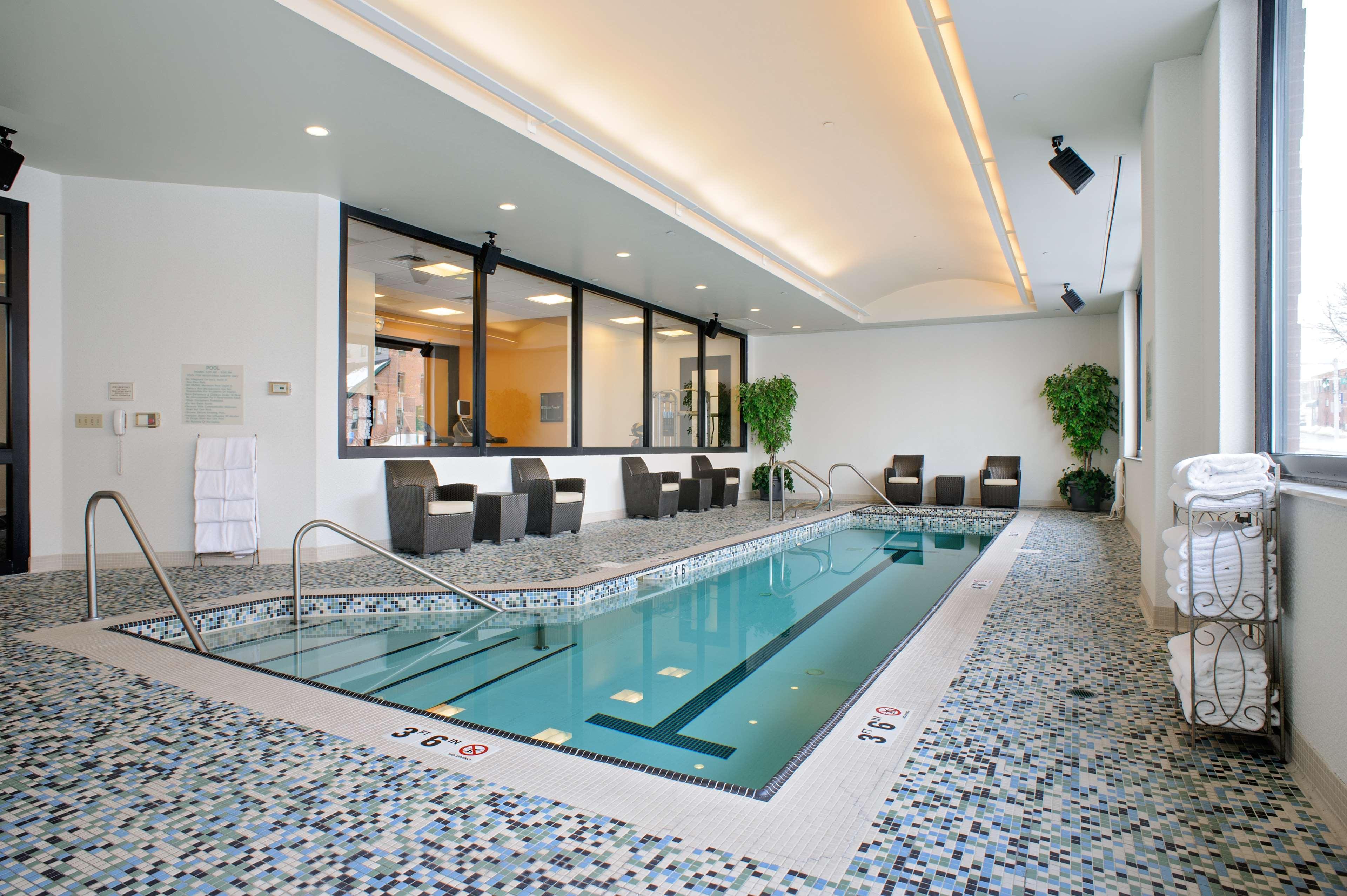 Hilton Garden Downtown Waterfront Hotel 3*