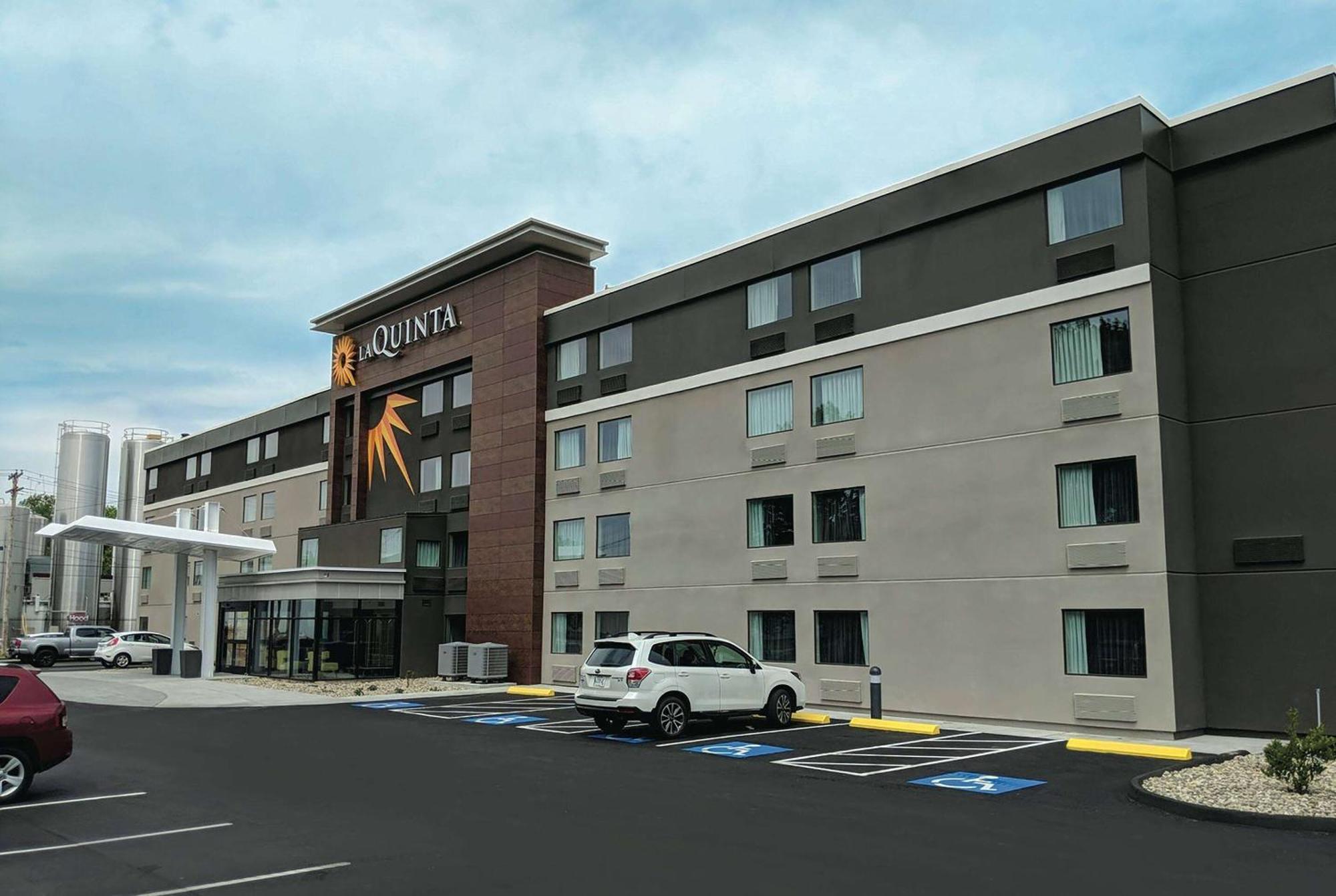 La Quinta By Wyndham Hotel