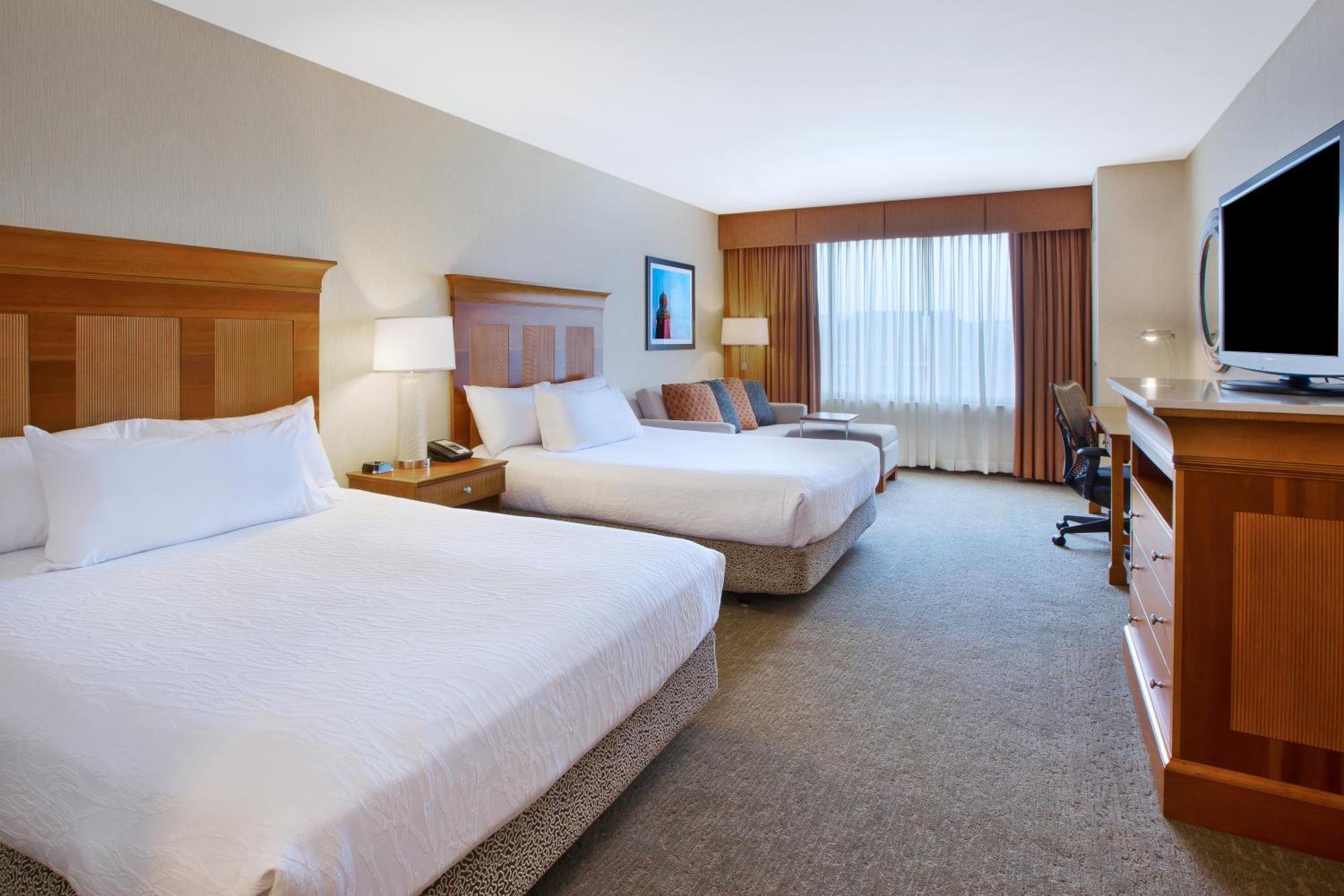 Hilton Garden Downtown Waterfront 3*