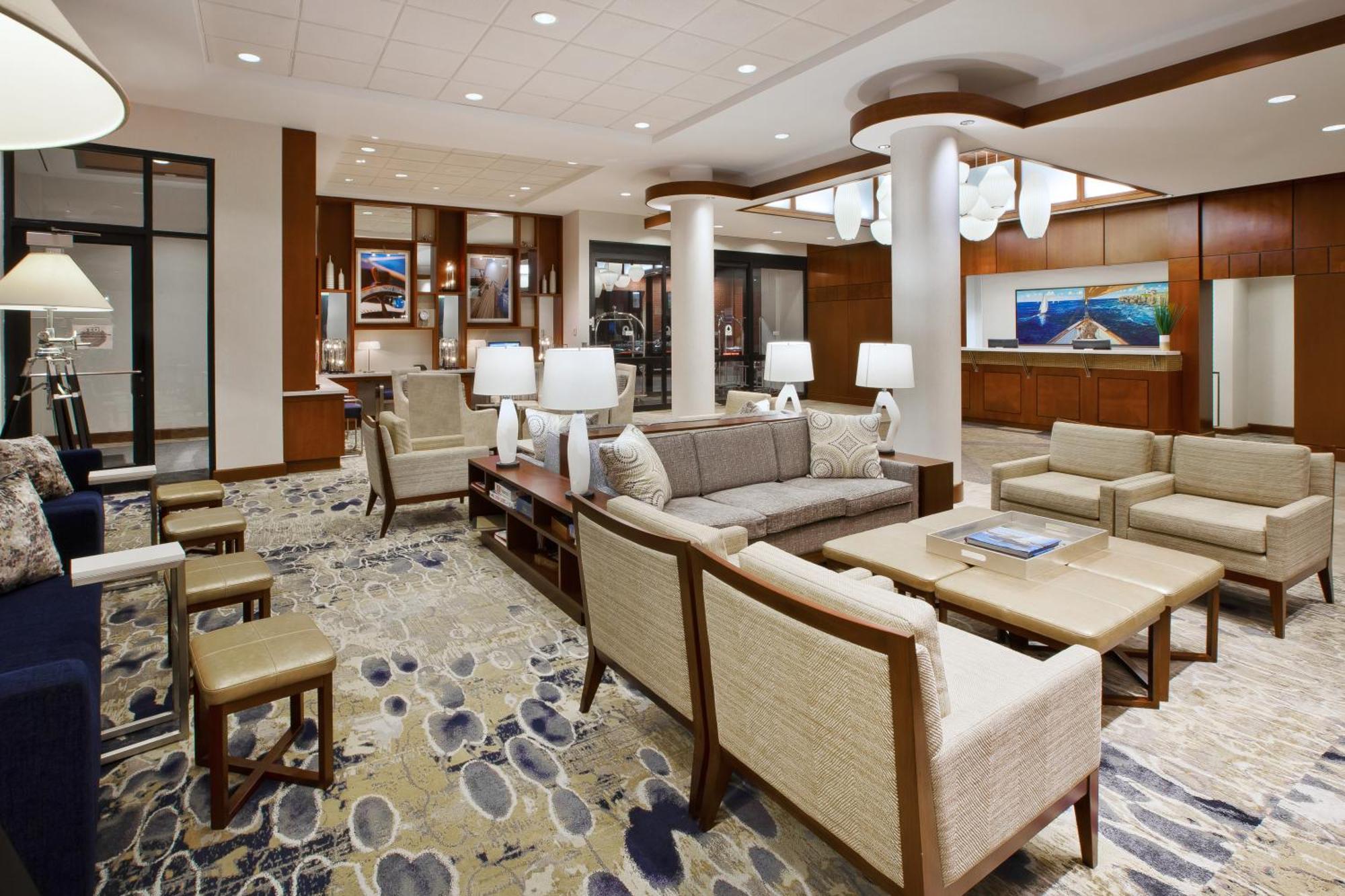 Hotel Hilton Garden Downtown Waterfront 3*