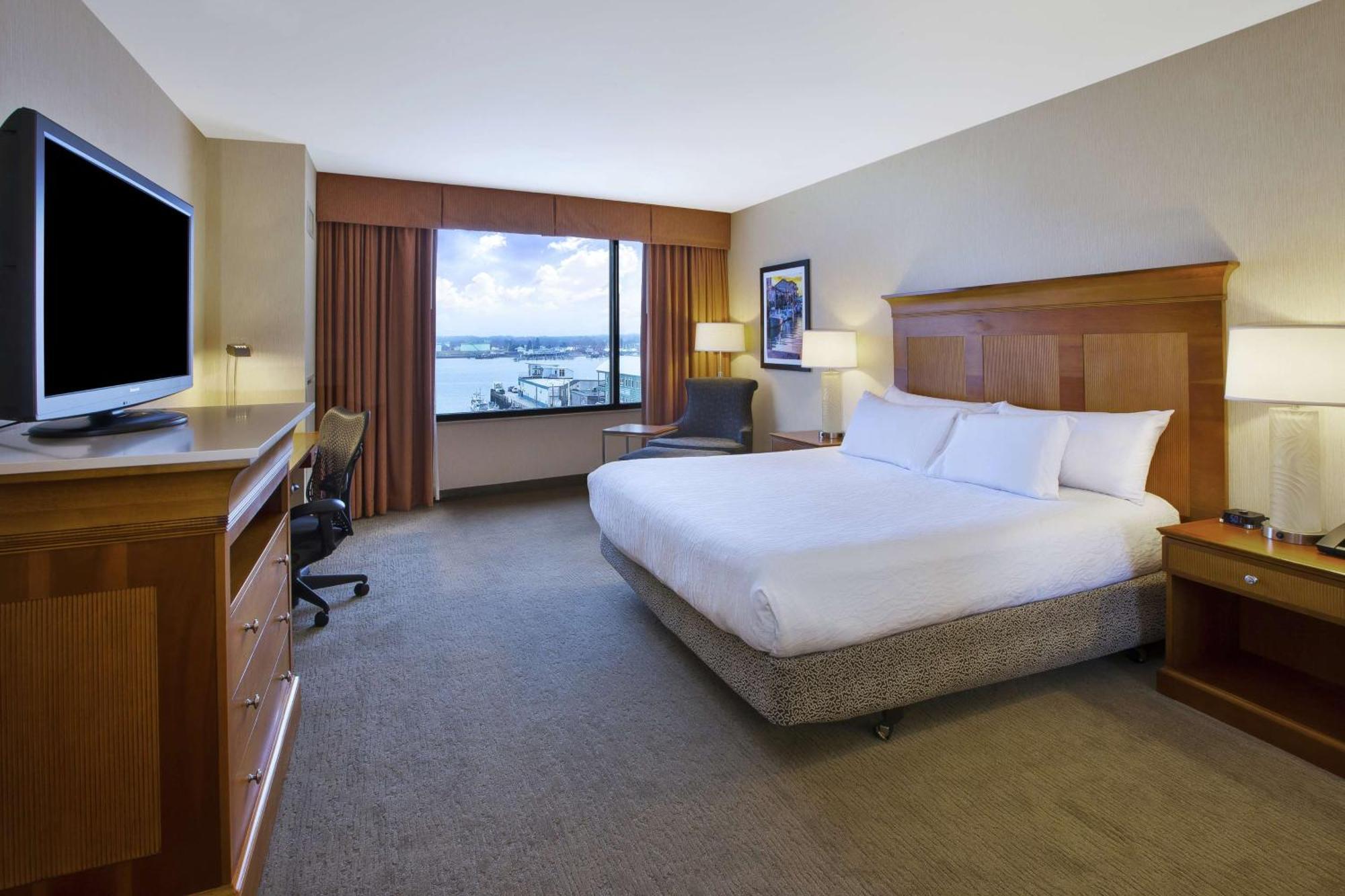 Hilton Garden Downtown Waterfront Portland