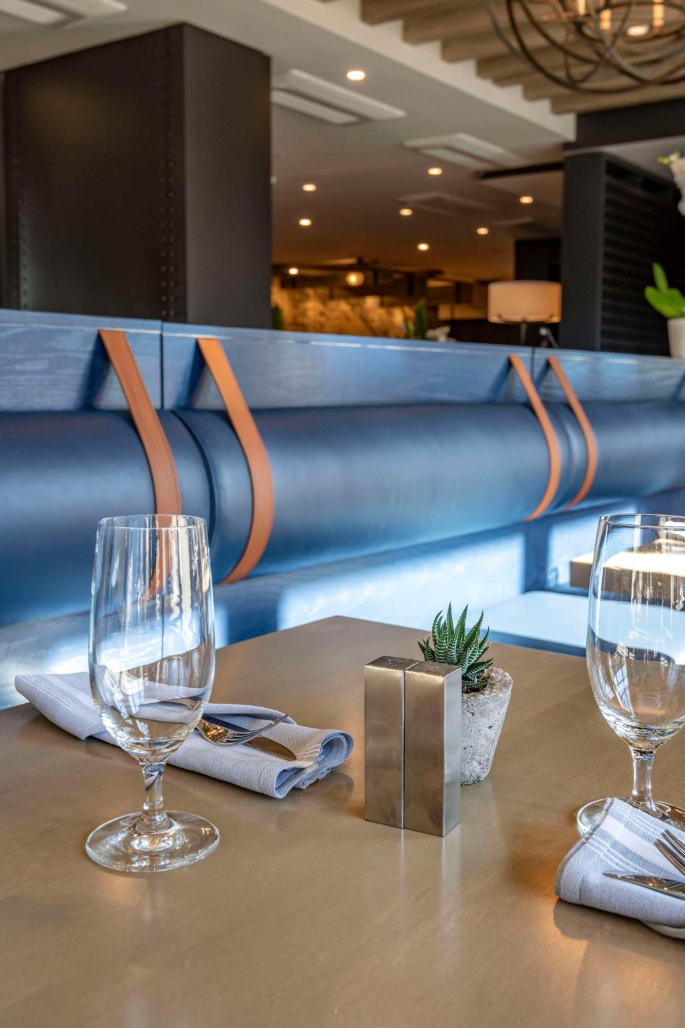 Cambria Downtown Old Port Hotel 3*