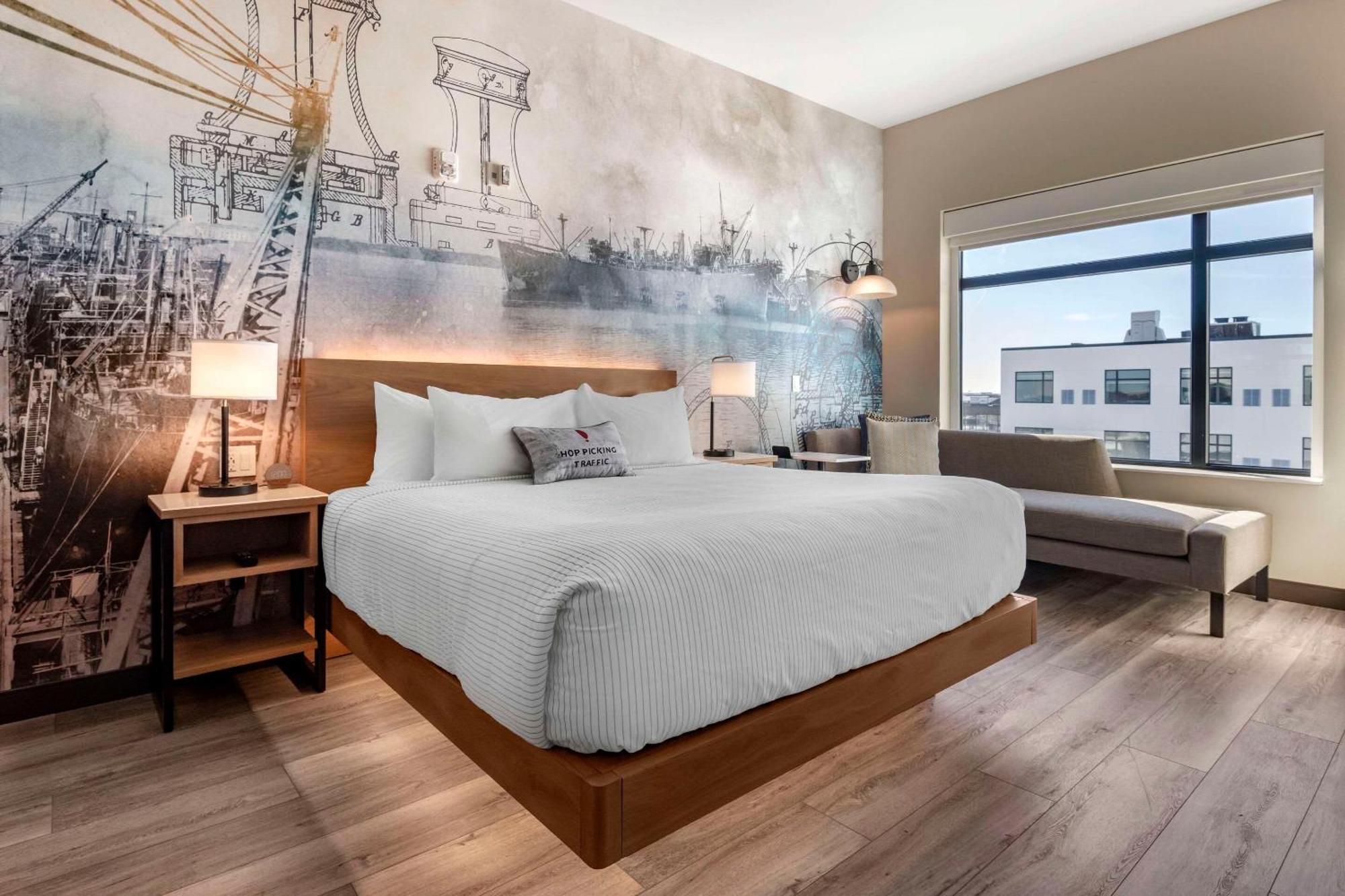 Cambria Downtown Old Port Hotel 3*
