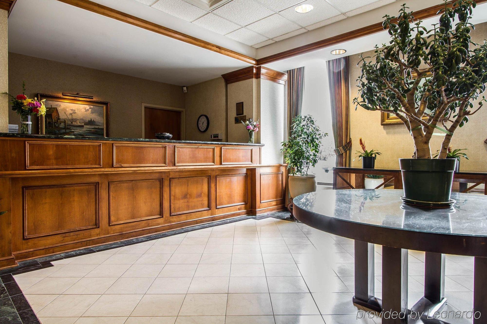 Clarion Airport Hotel 3*