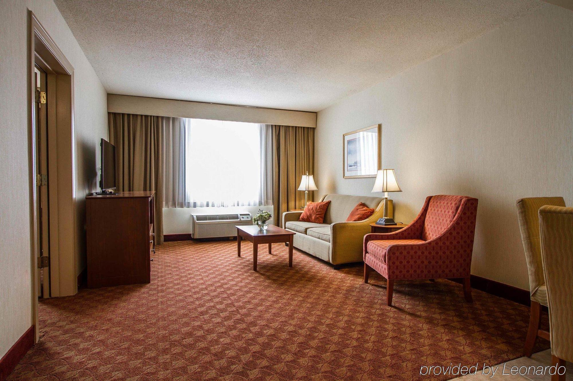 Clarion Airport Hotel 3*