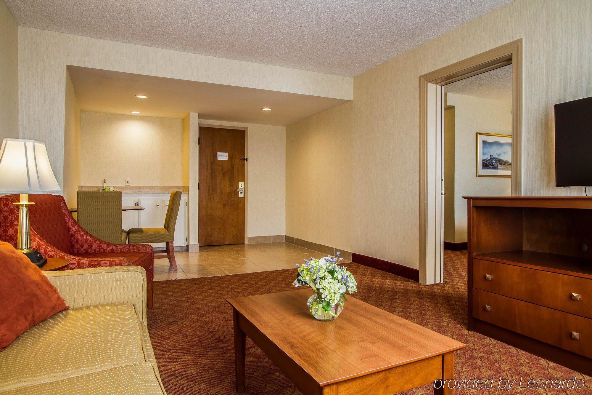 Clarion Airport Hotel