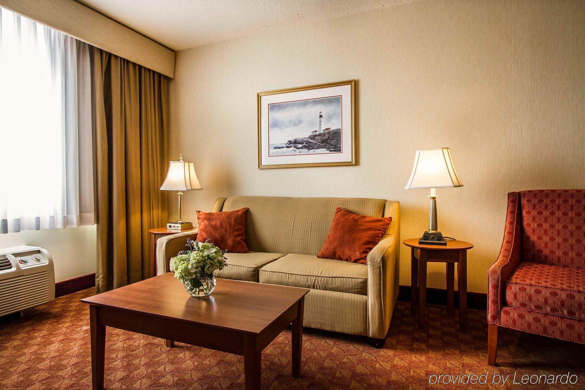Hotel Clarion Airport 3*