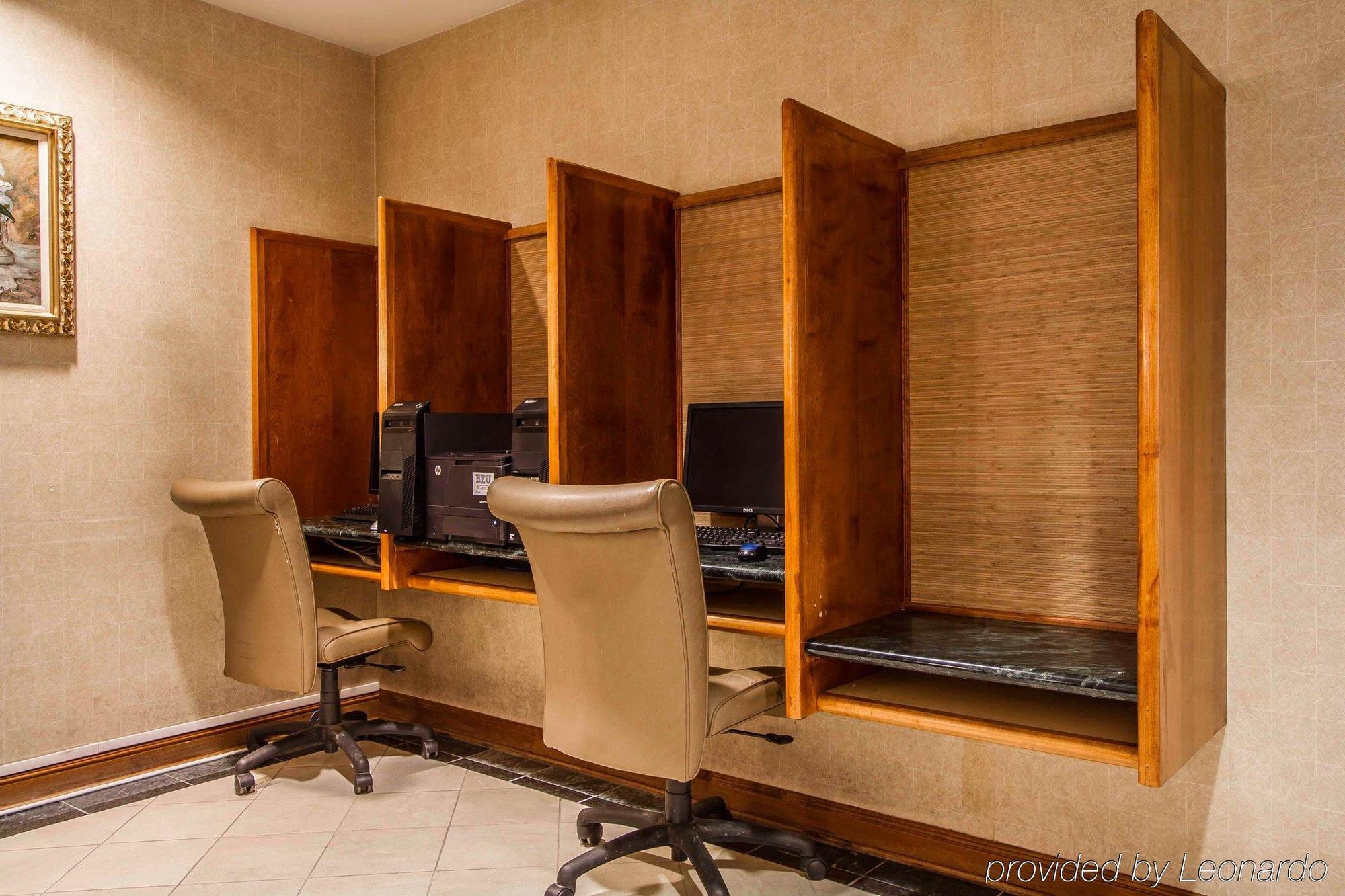 Clarion Airport 3* Portland