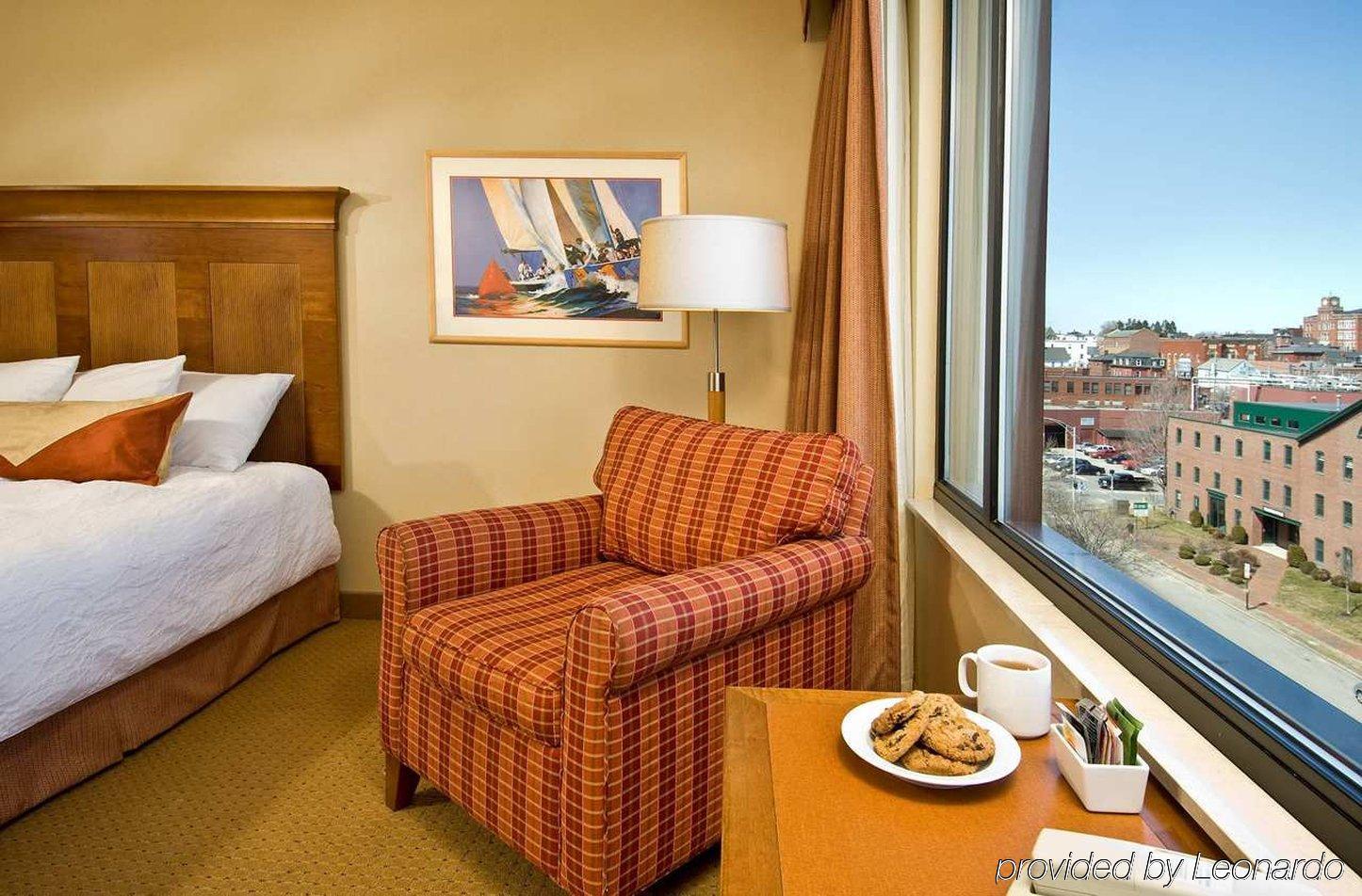 Hilton Garden Downtown Waterfront Hotel