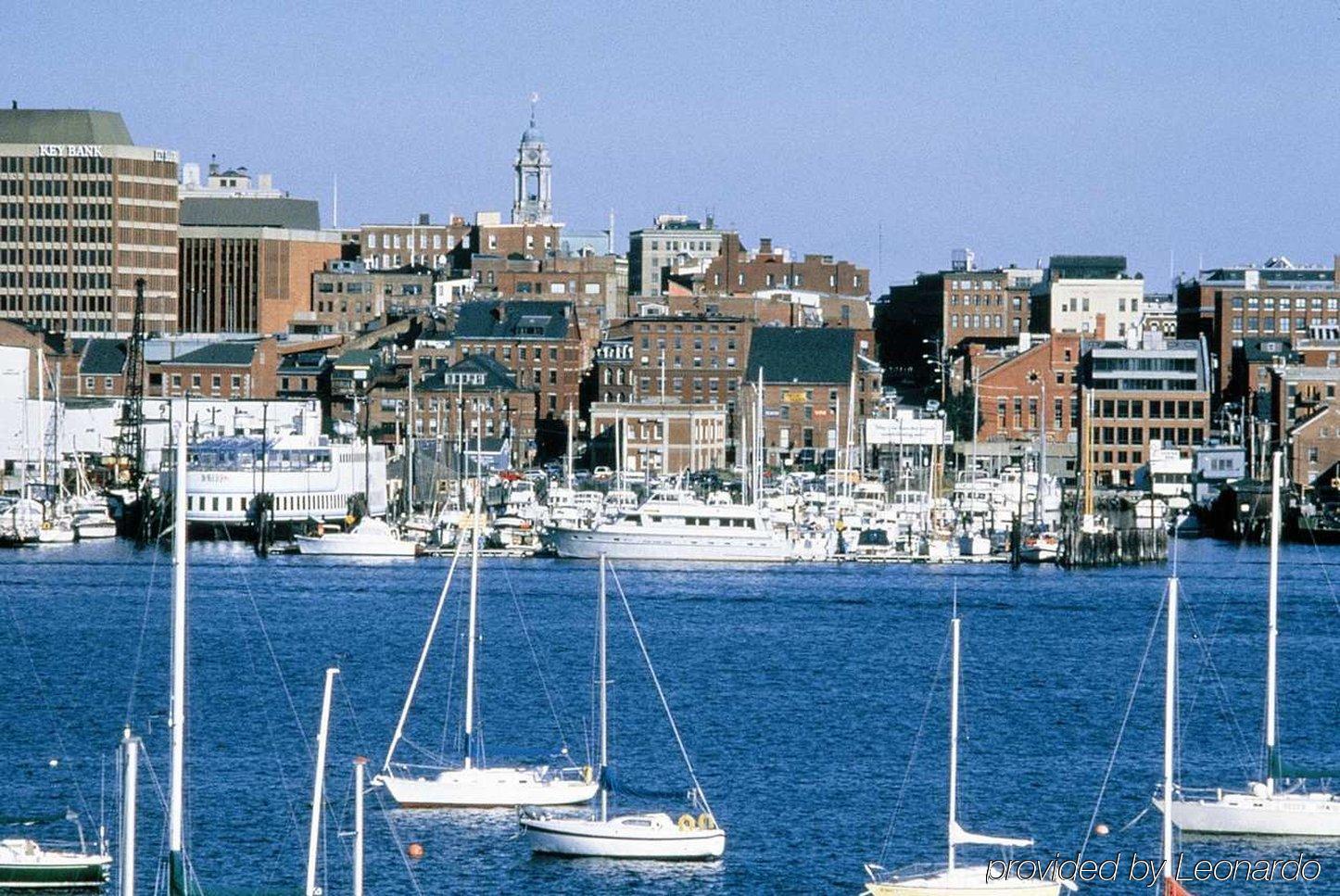 Hilton Garden Downtown Waterfront Hotel 3*