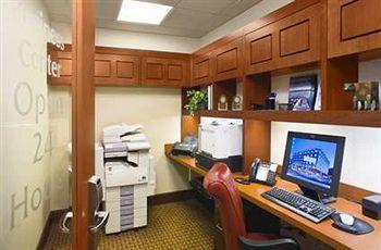 Hilton Garden Downtown Waterfront 3*
