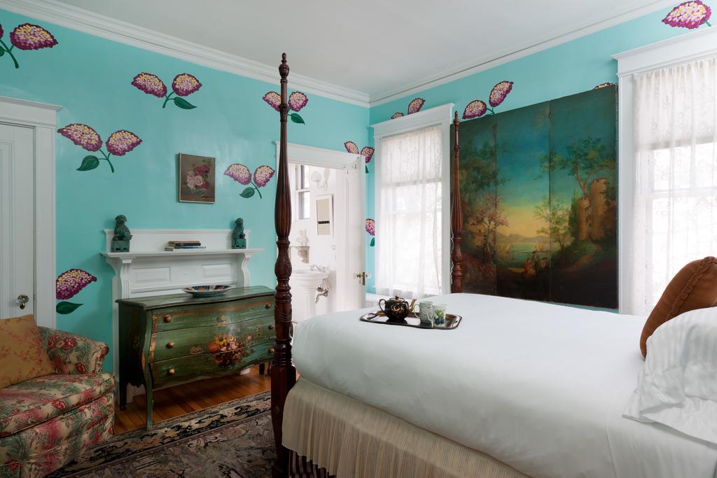 Pomegranate Inn 3*