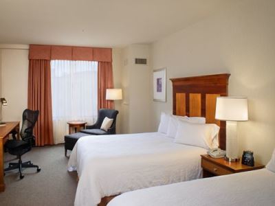 Hilton Garden Downtown Waterfront Hotel