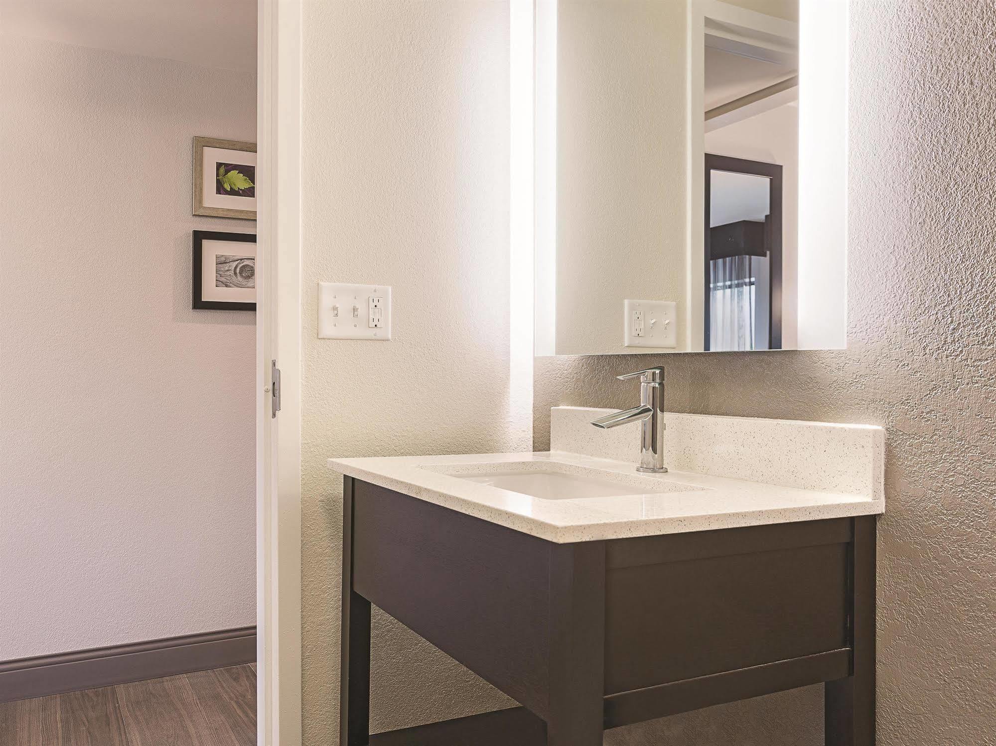 Hotel La Quinta By Wyndham 3*
