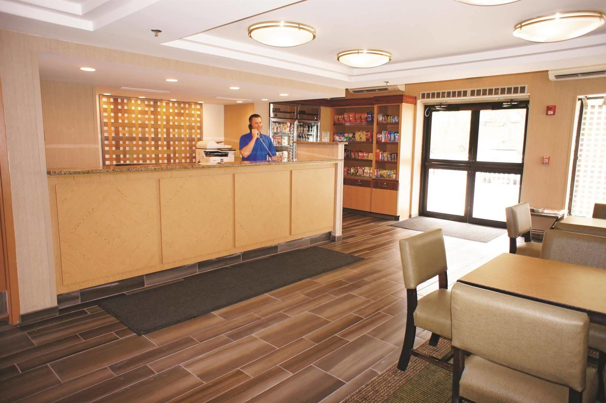 La Quinta By Wyndham Hotel