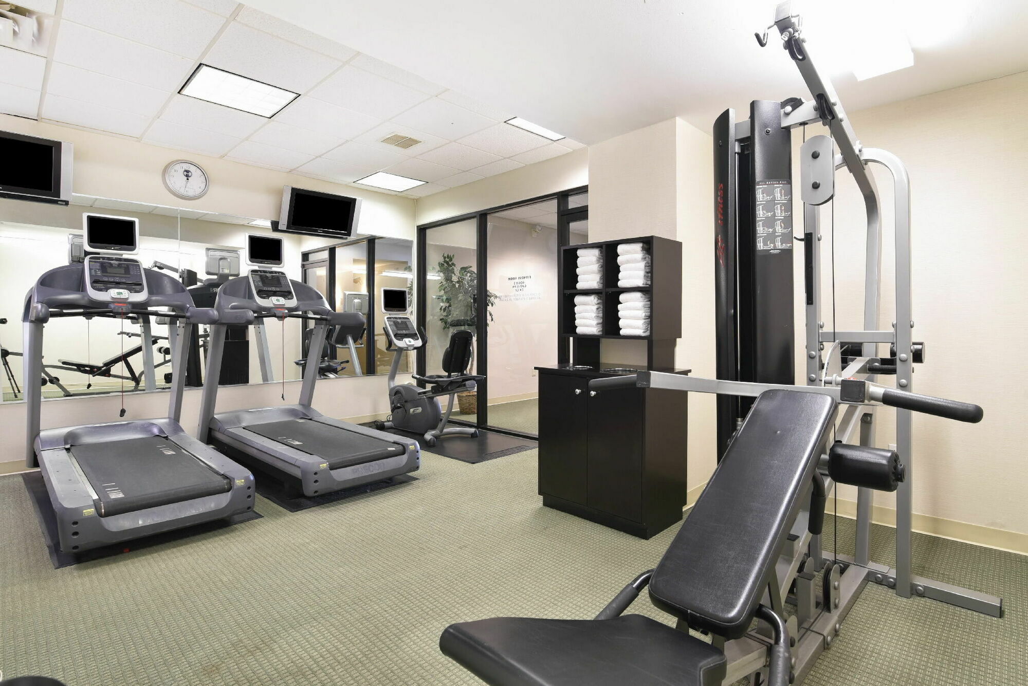 Clarion Airport Hotel 3*